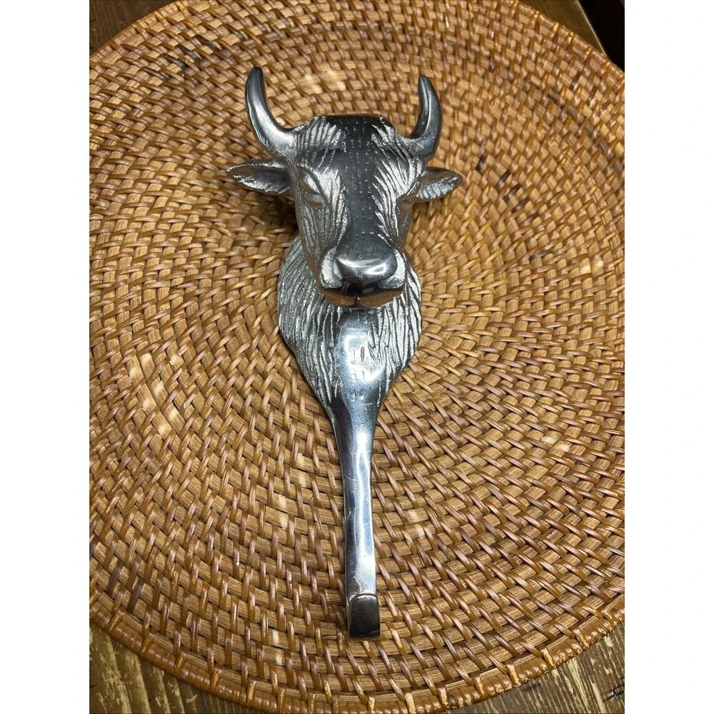Metal Cow Wall Hook Bull head Figurine Wall Hook Western Core Cattle